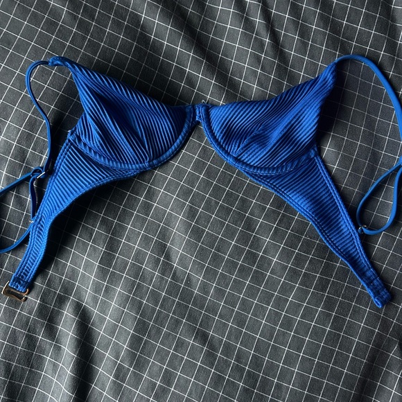 Hollister blue bikini top - Picture 5 of 5